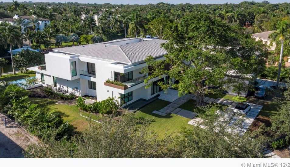 Small Image of 540 LEUCADENDRA DR, Coral Gables Number 2