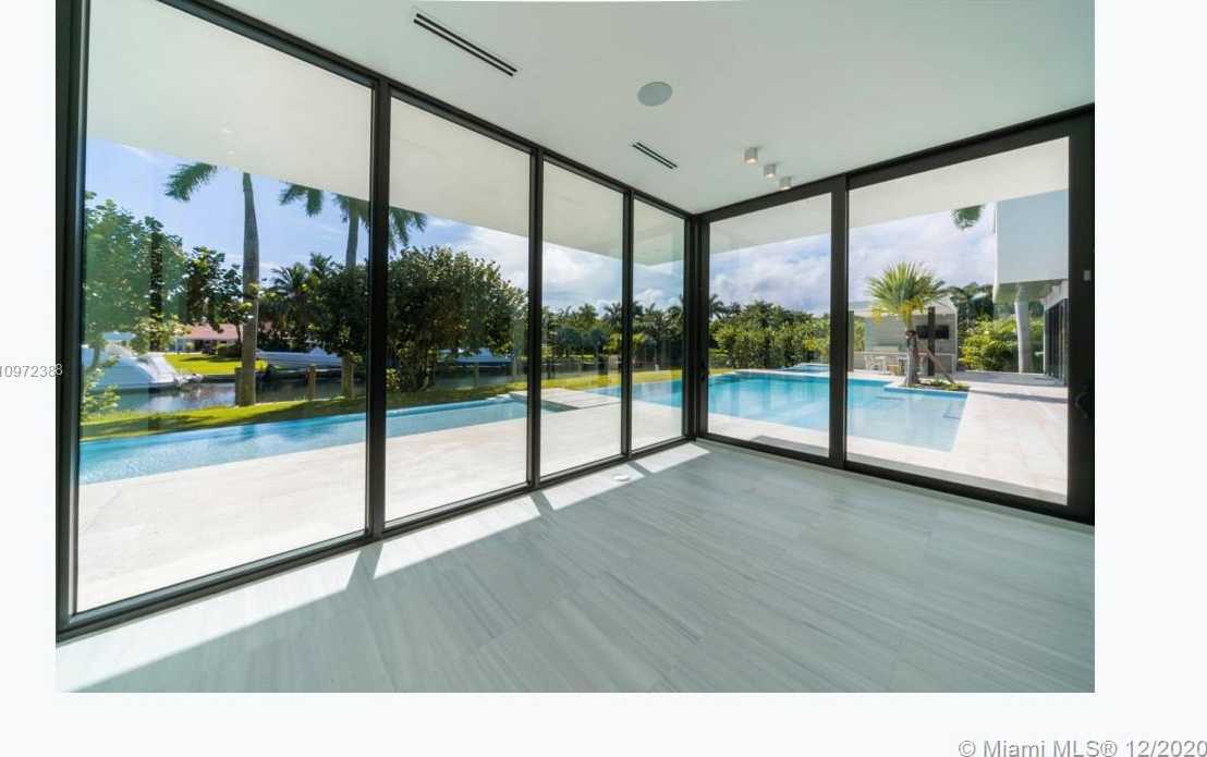 Small Image of 540 LEUCADENDRA DR, Coral Gables Number 21