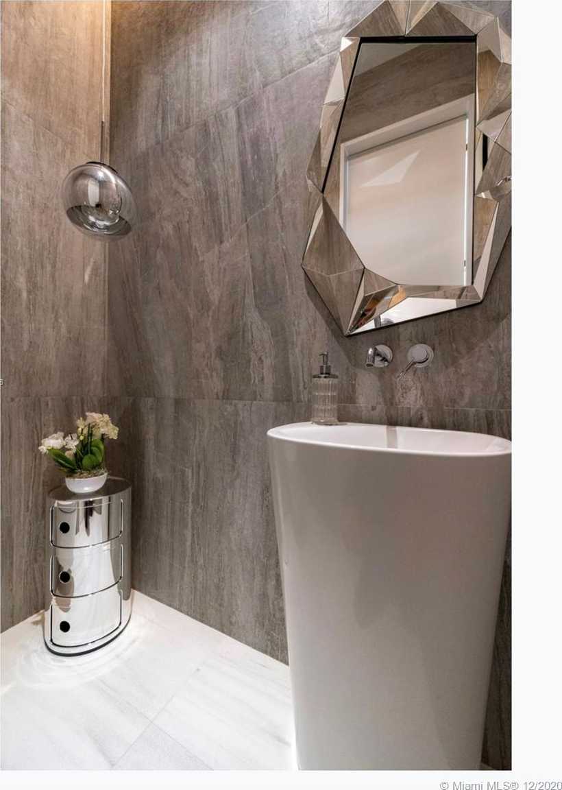 Small Image of 540 LEUCADENDRA DR, Coral Gables Number 25