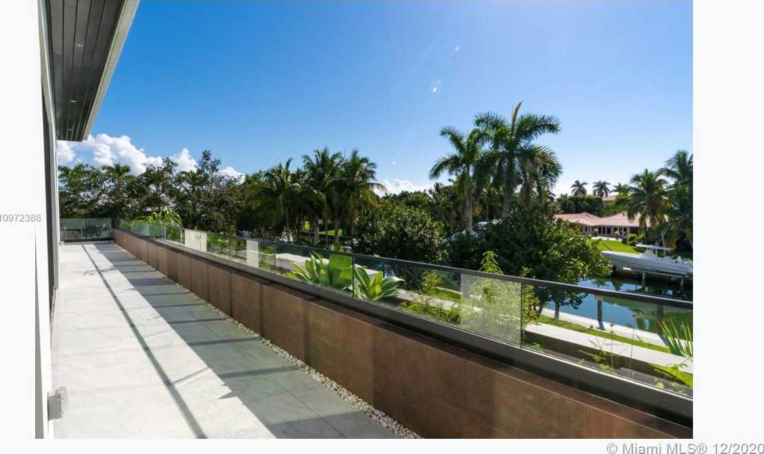 Small Image of 540 LEUCADENDRA DR, Coral Gables Number 27