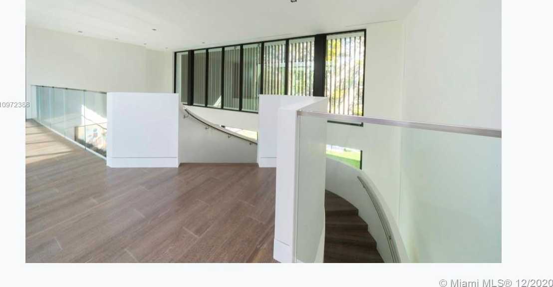 Small Image of 540 LEUCADENDRA DR, Coral Gables Number 28