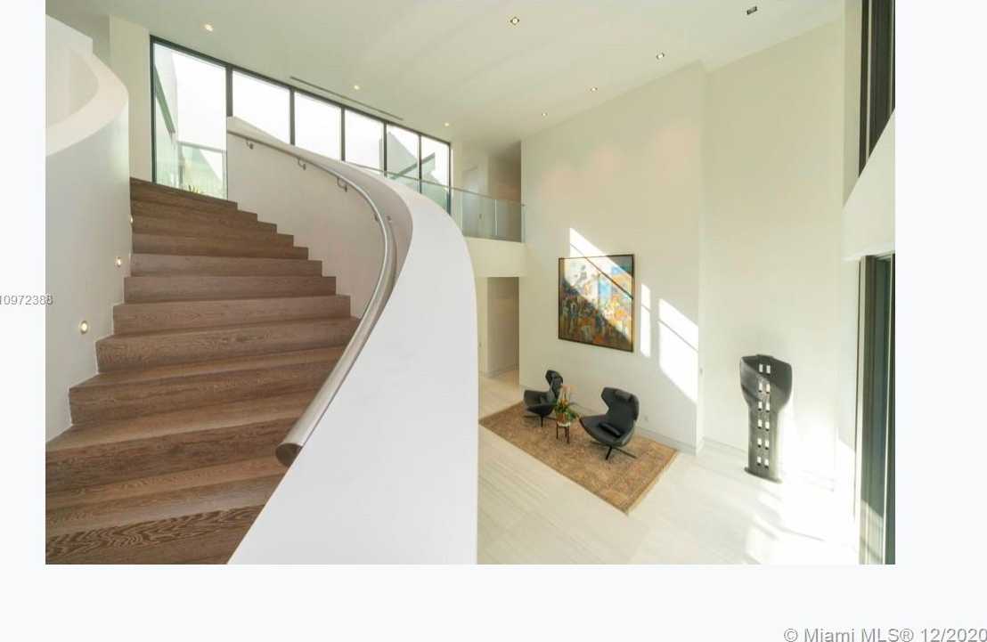 Small Image of 540 LEUCADENDRA DR, Coral Gables Number 29