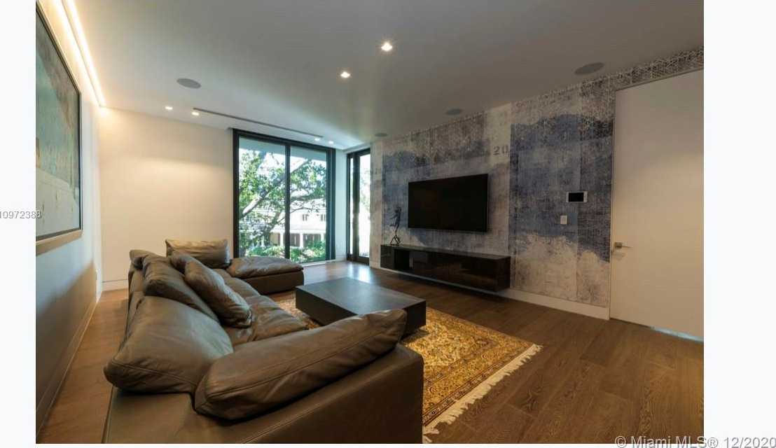 Small Image of 540 LEUCADENDRA DR, Coral Gables Number 30