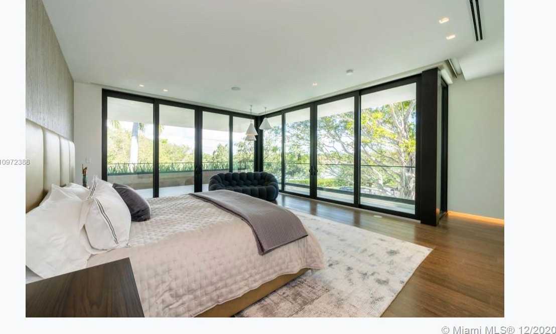 Small Image of 540 LEUCADENDRA DR, Coral Gables Number 31