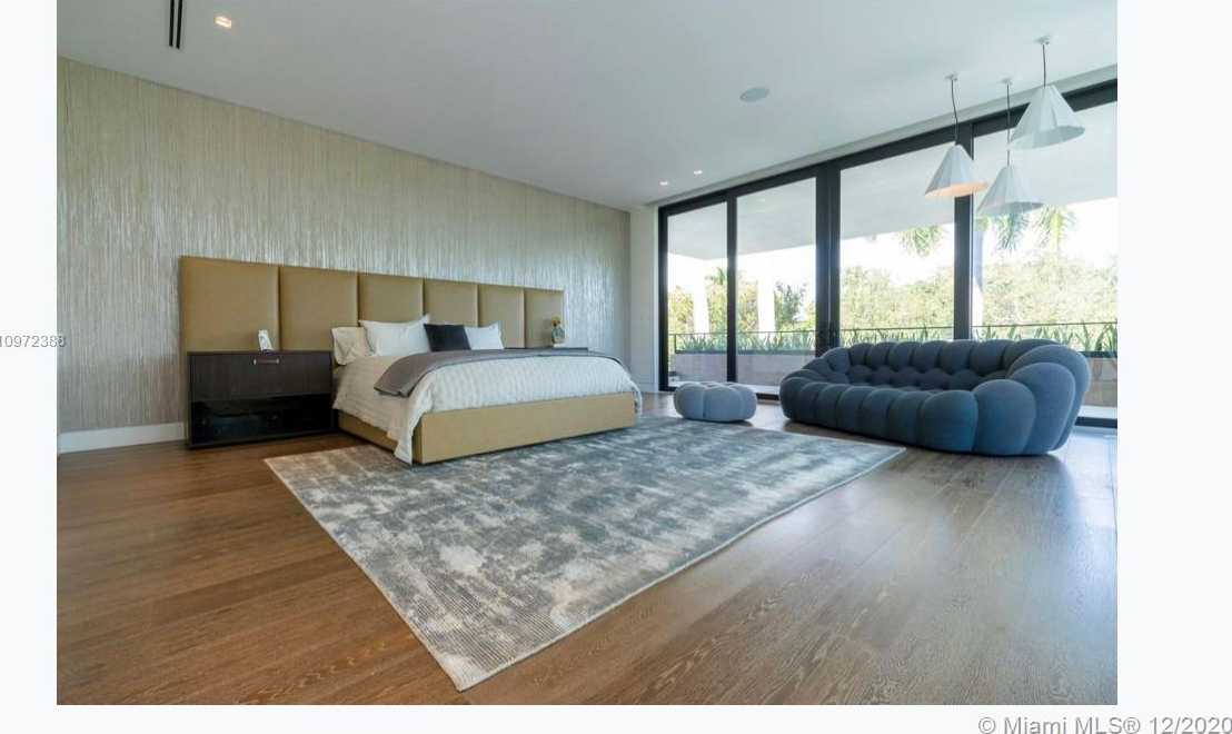 Small Image of 540 LEUCADENDRA DR, Coral Gables Number 32