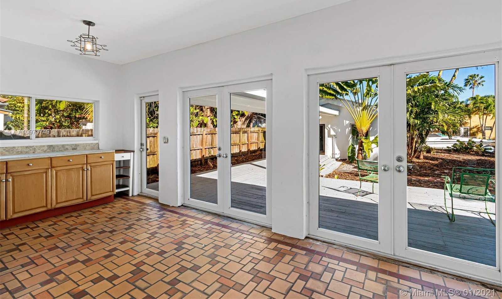 Small Image of 901 NORTH WEST 7TH ST RD, Miami Number 14