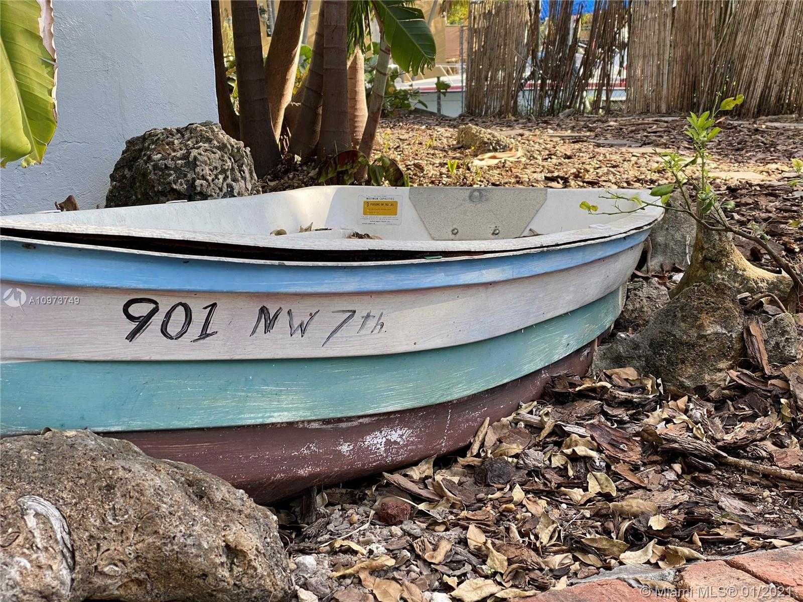 Small Image of 901 NORTH WEST 7TH ST RD, Miami Number 18