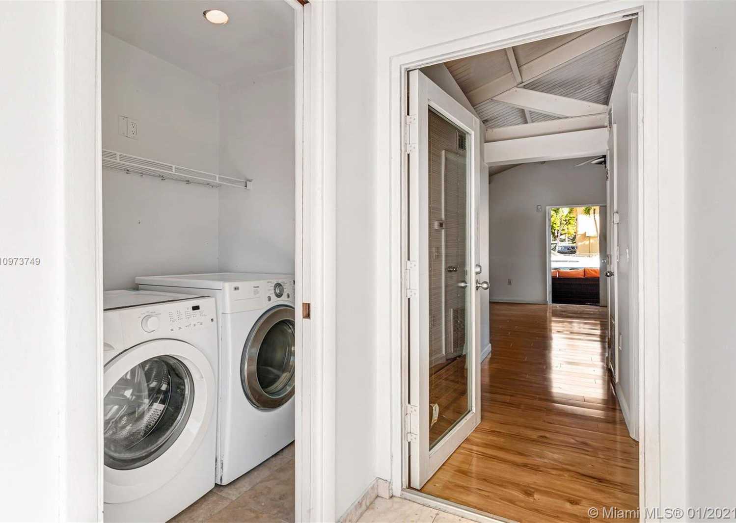 Small Image of 901 NORTH WEST 7TH ST RD, Miami Number 19