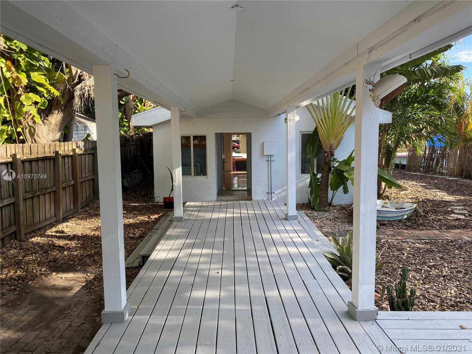 Small Image of 901 NORTH WEST 7TH ST RD, Miami Number 3