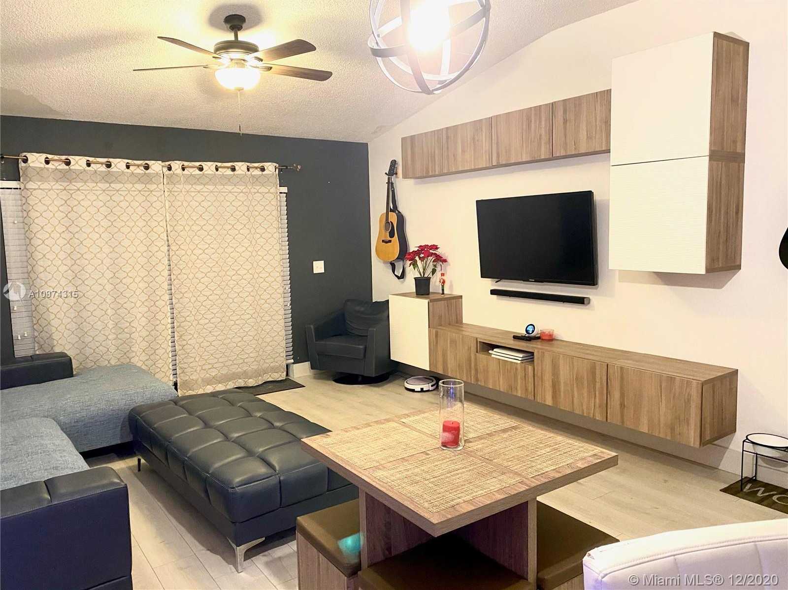 Small Image of 11721 NORTH WEST 11TH ST, Pembroke Pines Number 10