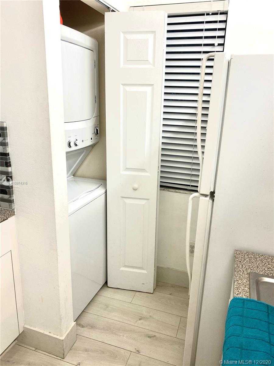 Small Image of 11721 NORTH WEST 11TH ST, Pembroke Pines Number 13
