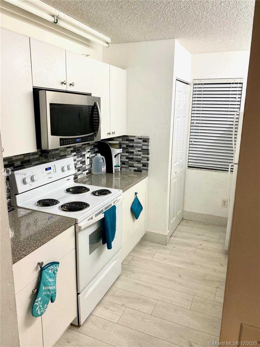 Small Image of 11721 NORTH WEST 11TH ST, Pembroke Pines Number 14
