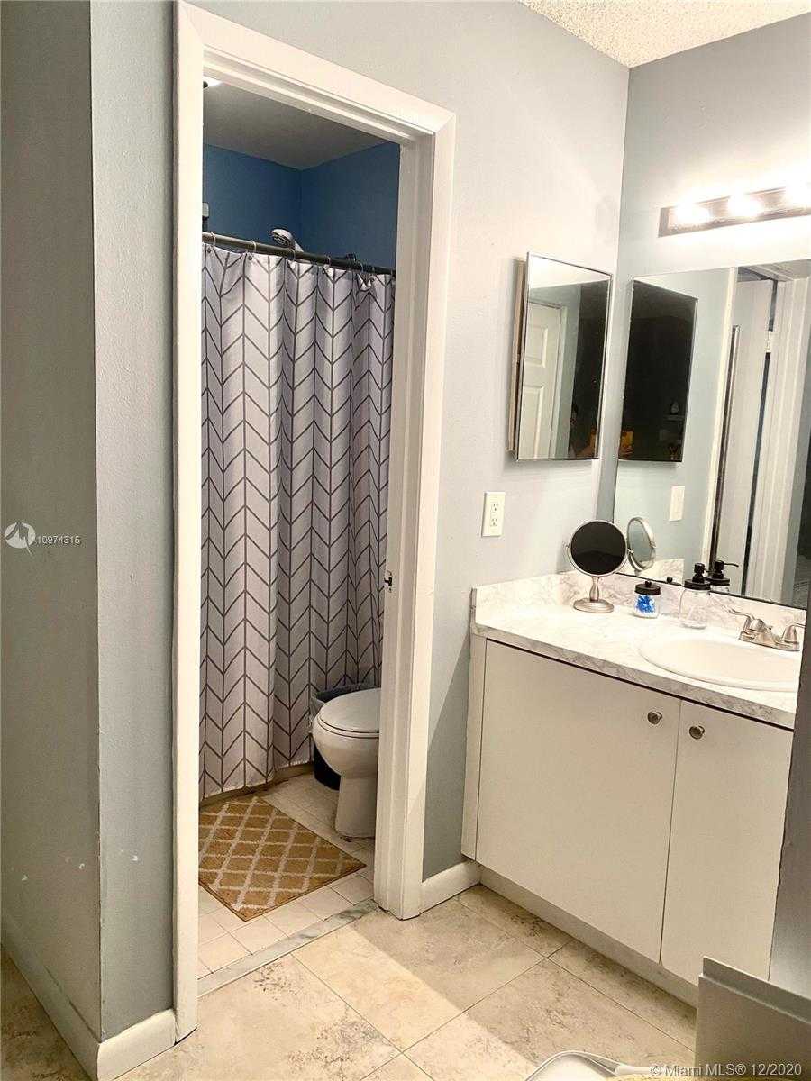 Small Image of 11721 NORTH WEST 11TH ST, Pembroke Pines Number 3