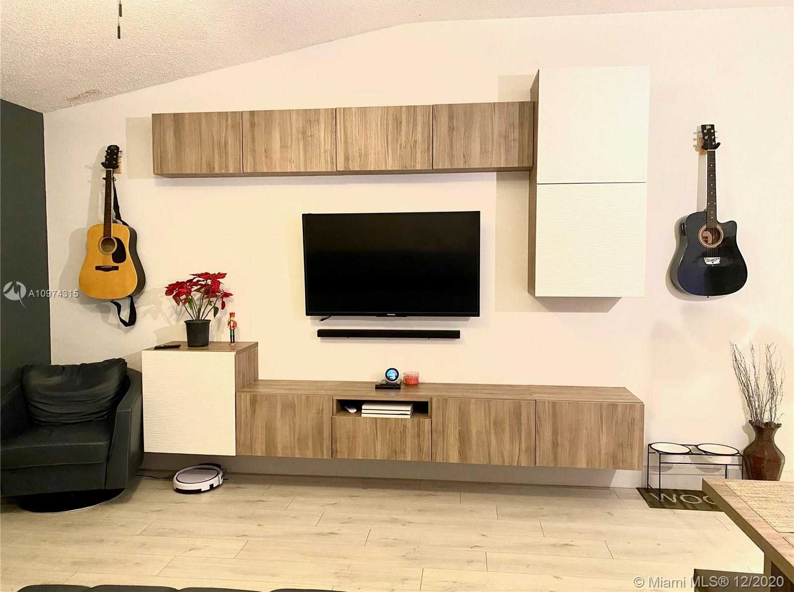 Small Image of 11721 NORTH WEST 11TH ST, Pembroke Pines Number 8