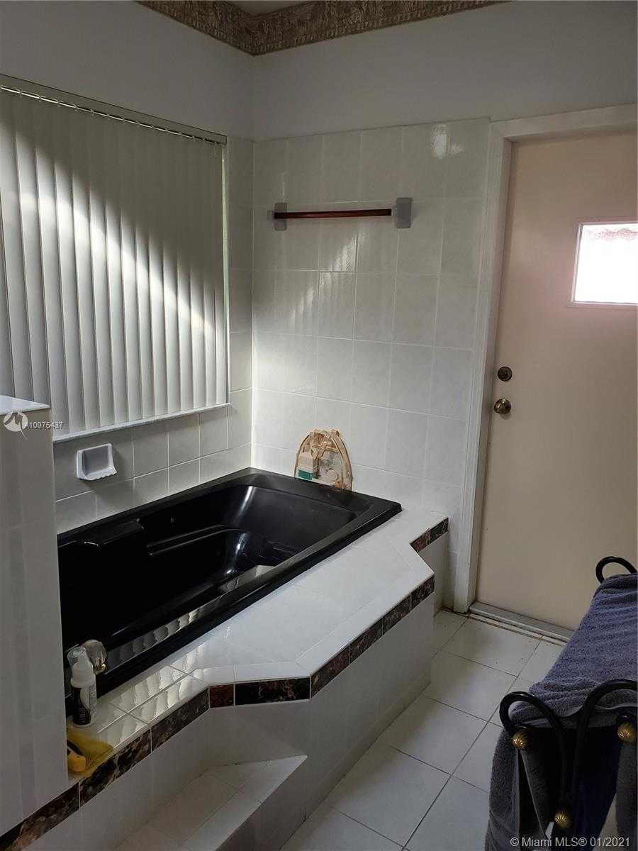 Small Image of 26871 SOUTH WEST 194 AVE, Miami Number 22