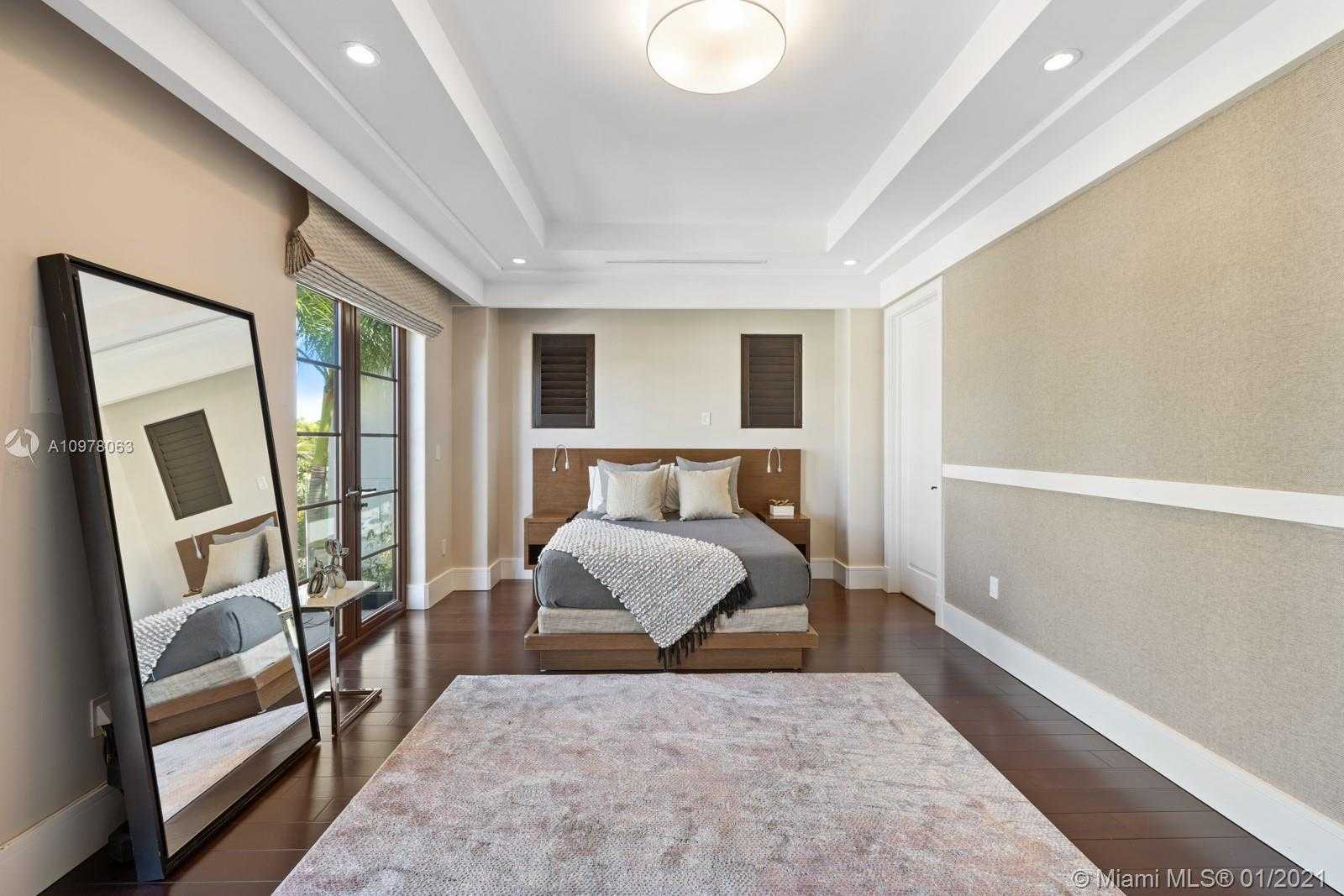 Small Image of 288 SOUTH COCONUT LN, Miami Beach Number 25