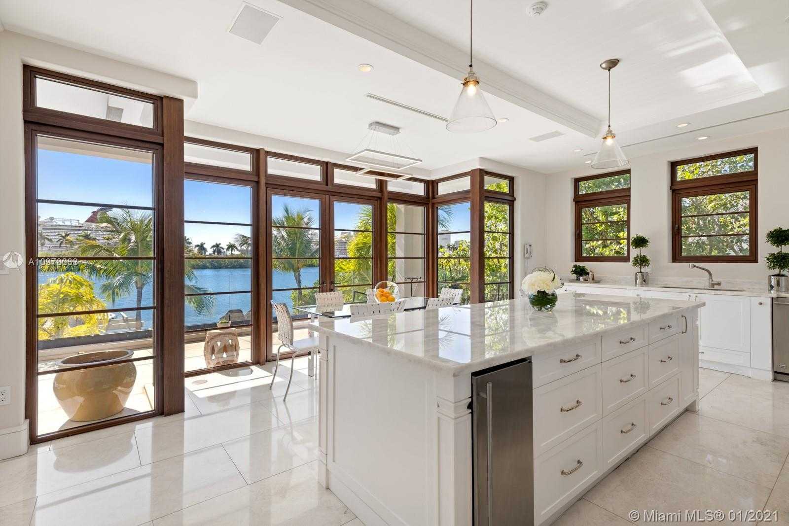 Small Image of 288 SOUTH COCONUT LN, Miami Beach Number 7