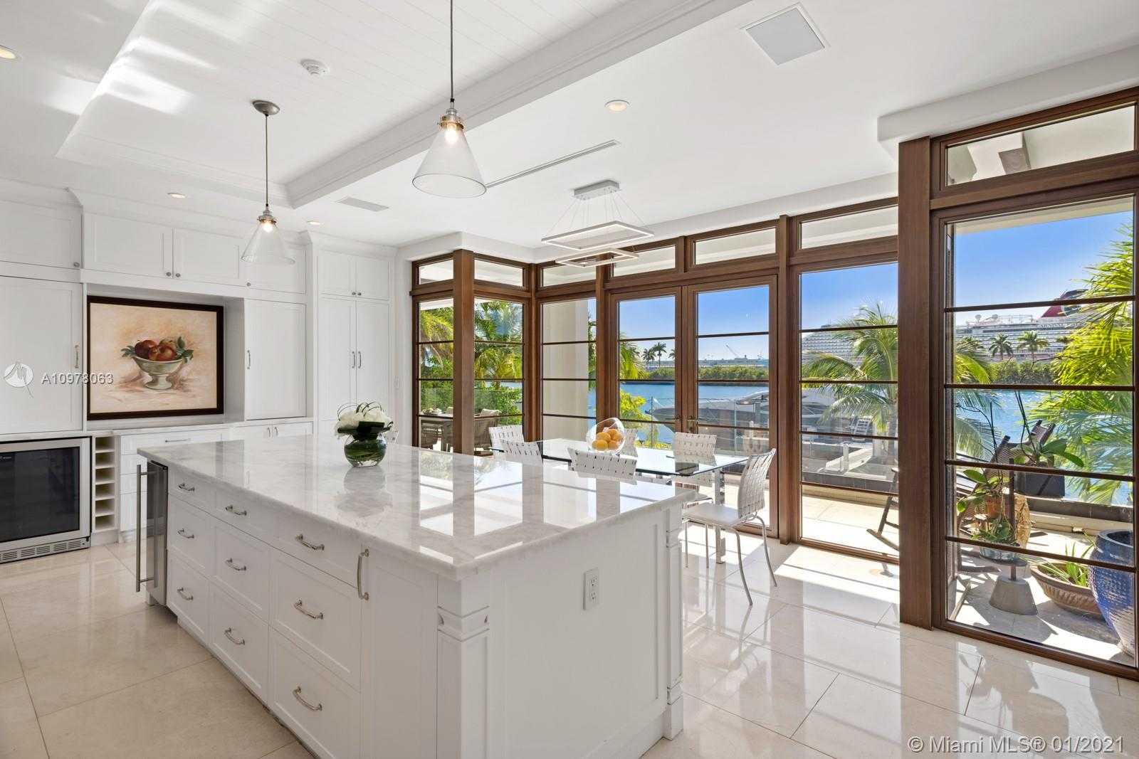 Small Image of 288 SOUTH COCONUT LN, Miami Beach Number 8