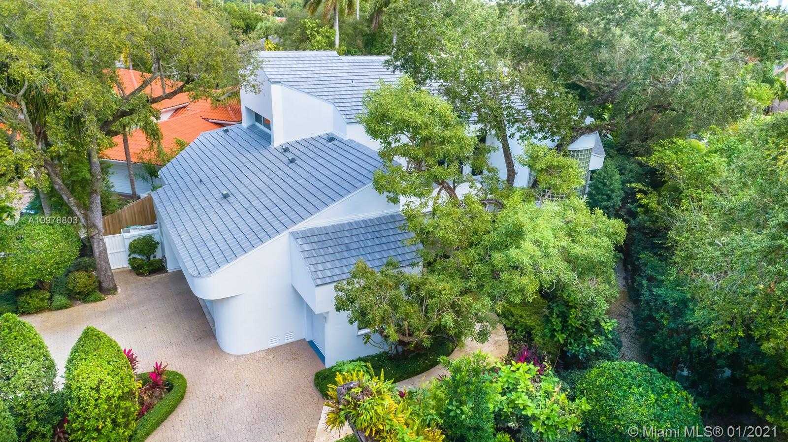 Small Image of 1945 NORTH EAST 201ST ST, Miami Number 2