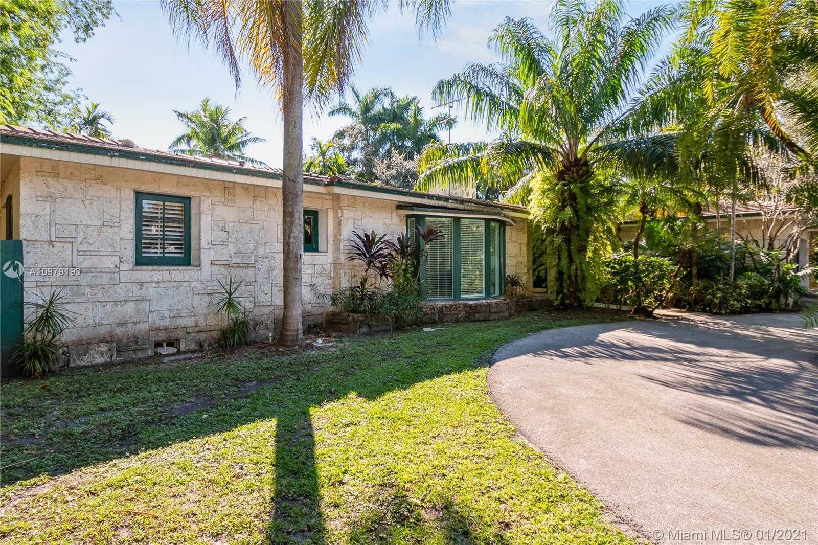 Small Image of 3962 PARK AVE, Miami Number 3