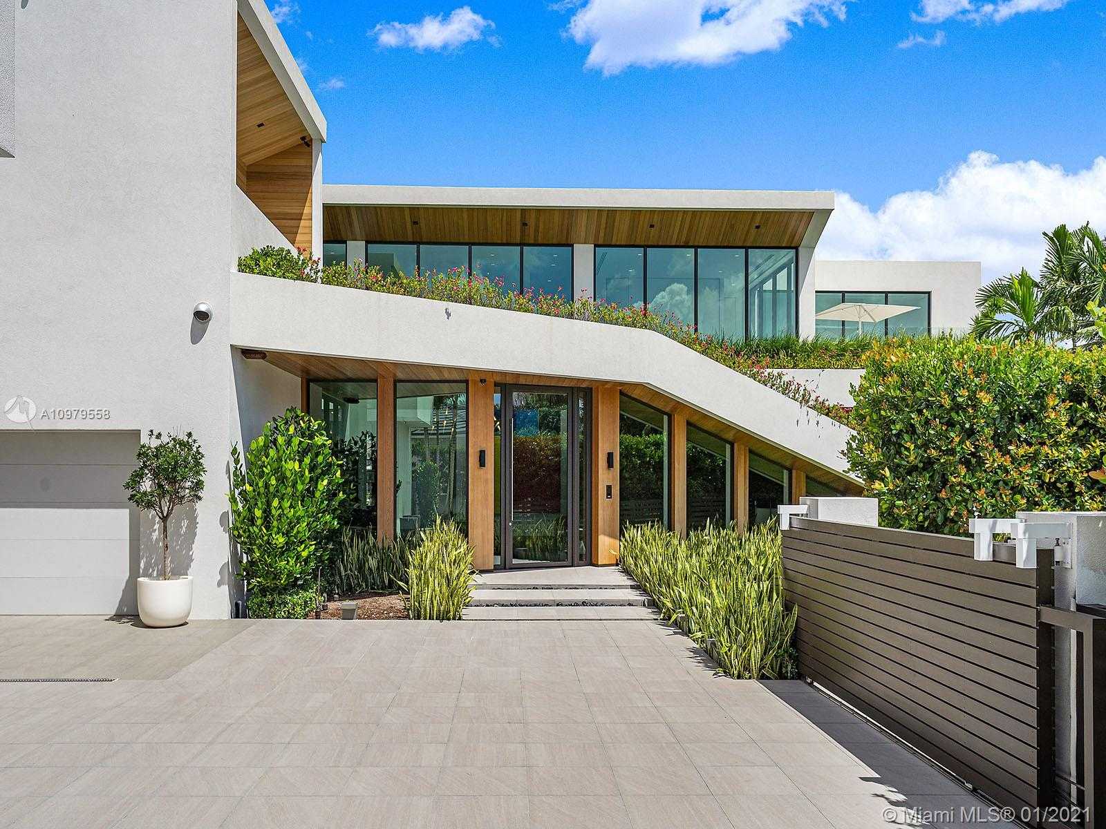 Small Image of 819 ORCHID DR, Boca Raton Number 9