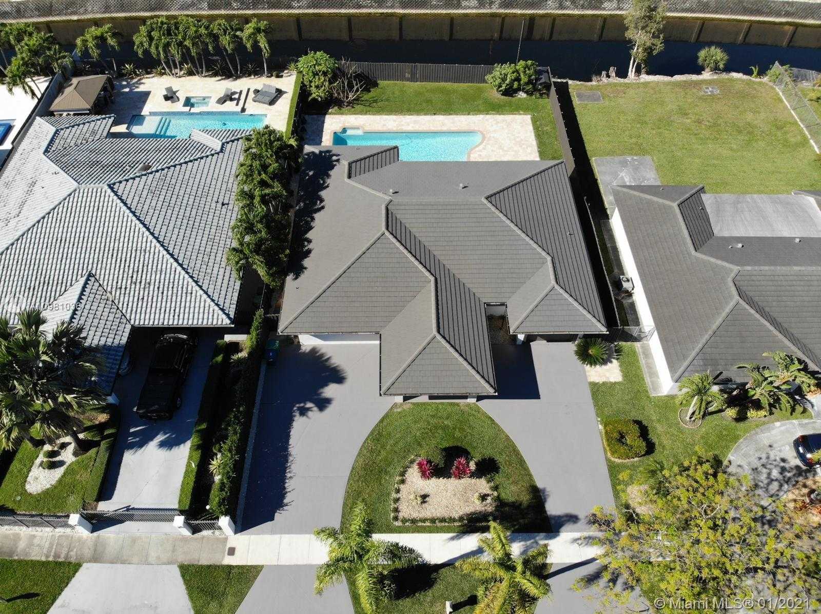 Small Image of 424 NORTH WEST 136TH PL, Unincorporated Dade County Number 15