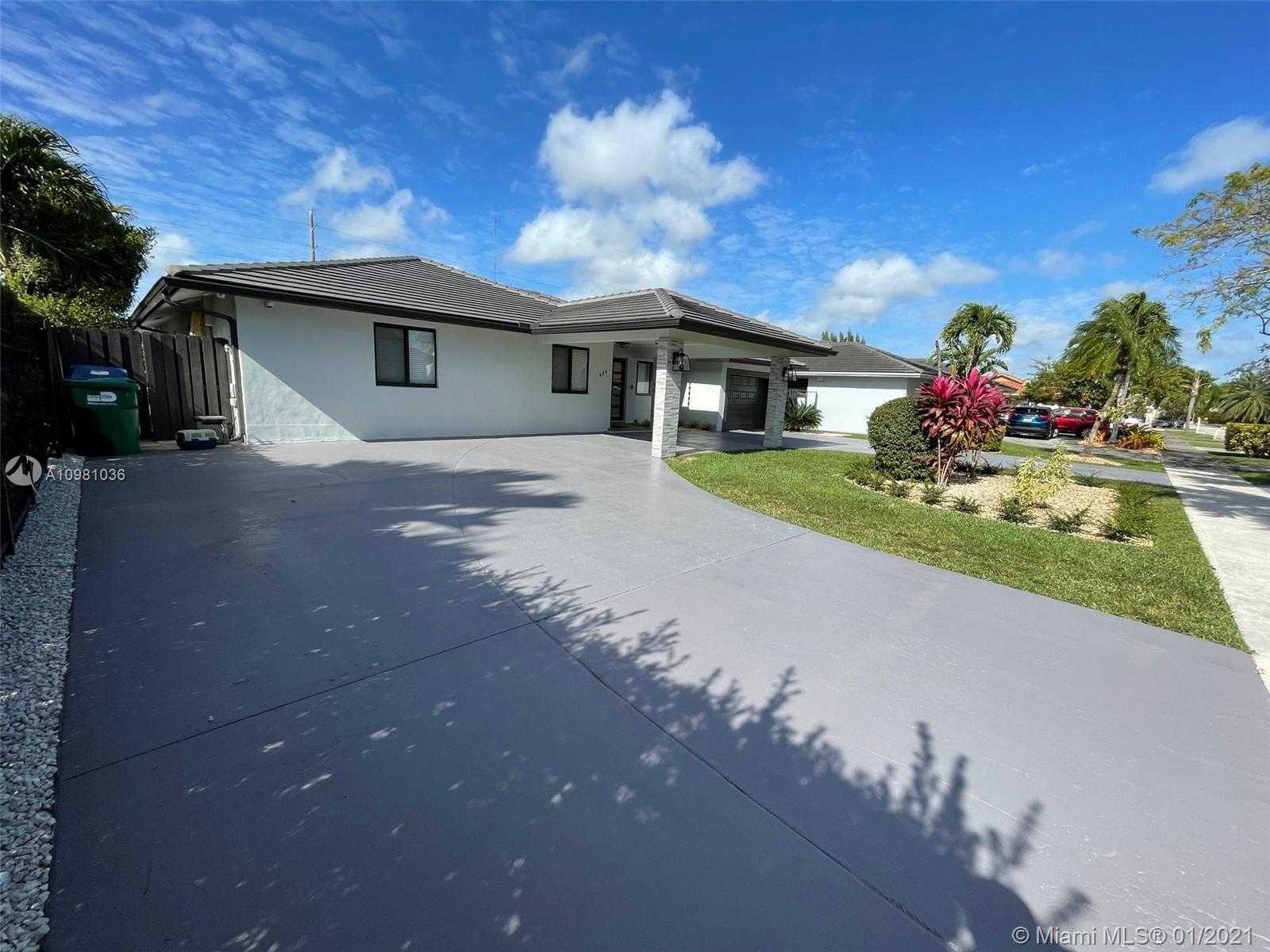 Small Image of 424 NORTH WEST 136TH PL, Unincorporated Dade County Number 7