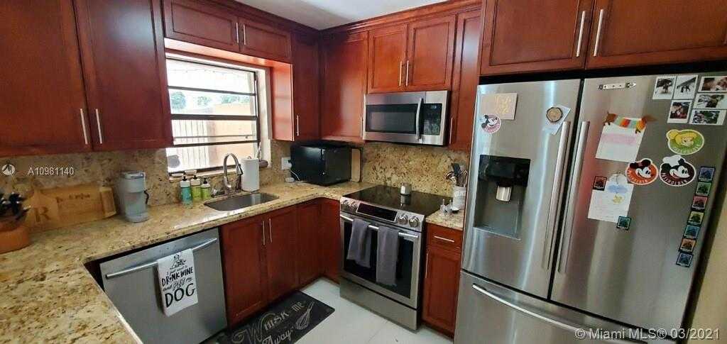 Small Image of 13554 SOUTH WEST 63RD LN, Miami Number 5