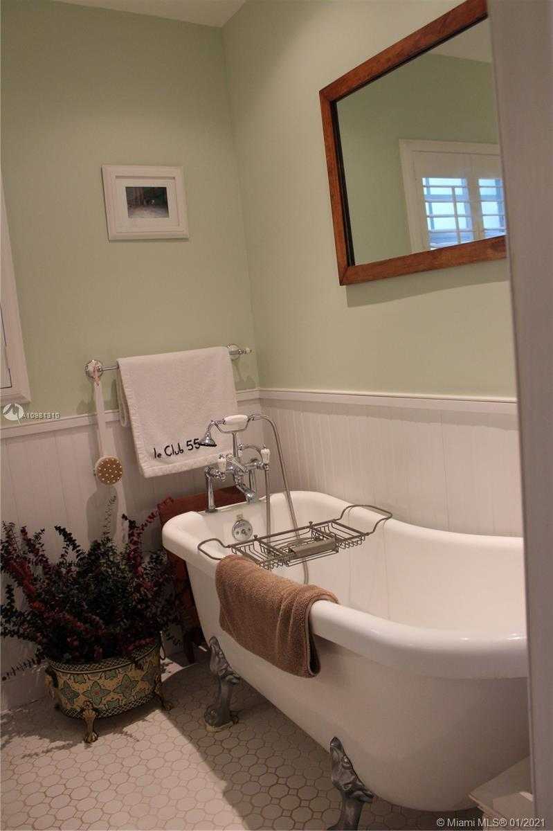 Small Image of 9550 NORTH WEST 1ST AVE, Miami Shores Number 11