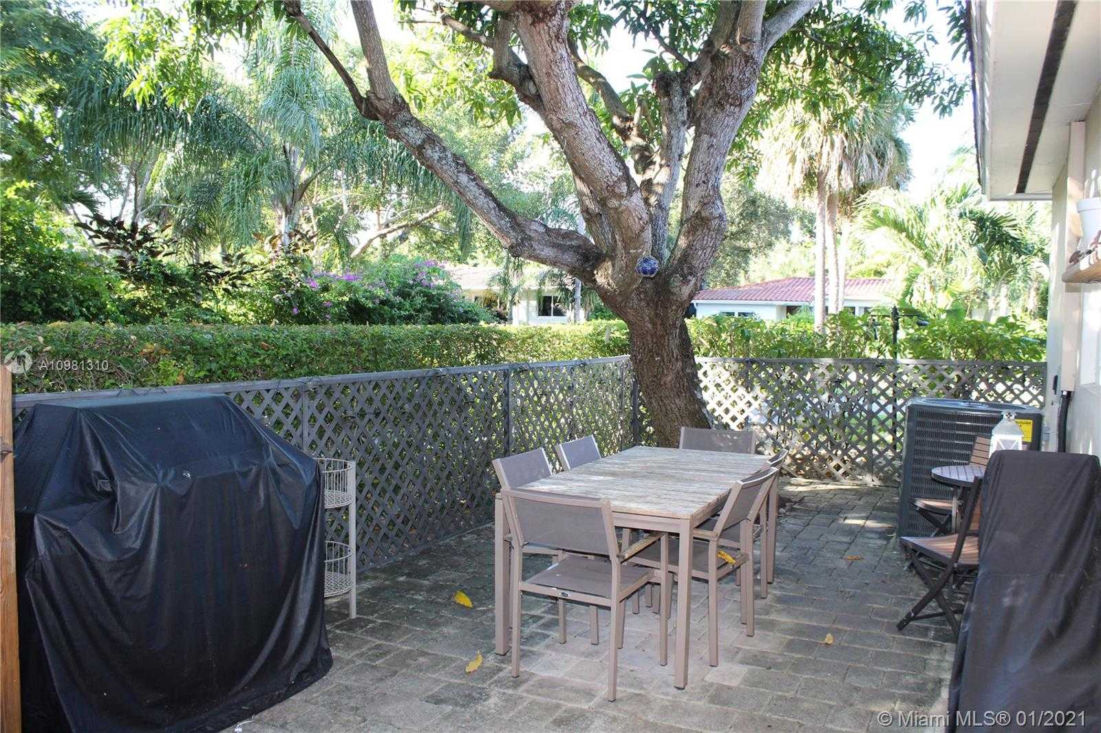 Small Image of 9550 NORTH WEST 1ST AVE, Miami Shores Number 18