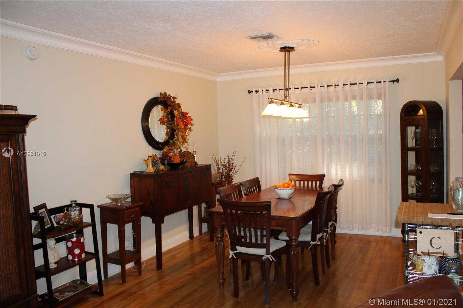 Small Image of 9550 NORTH WEST 1ST AVE, Miami Shores Number 4