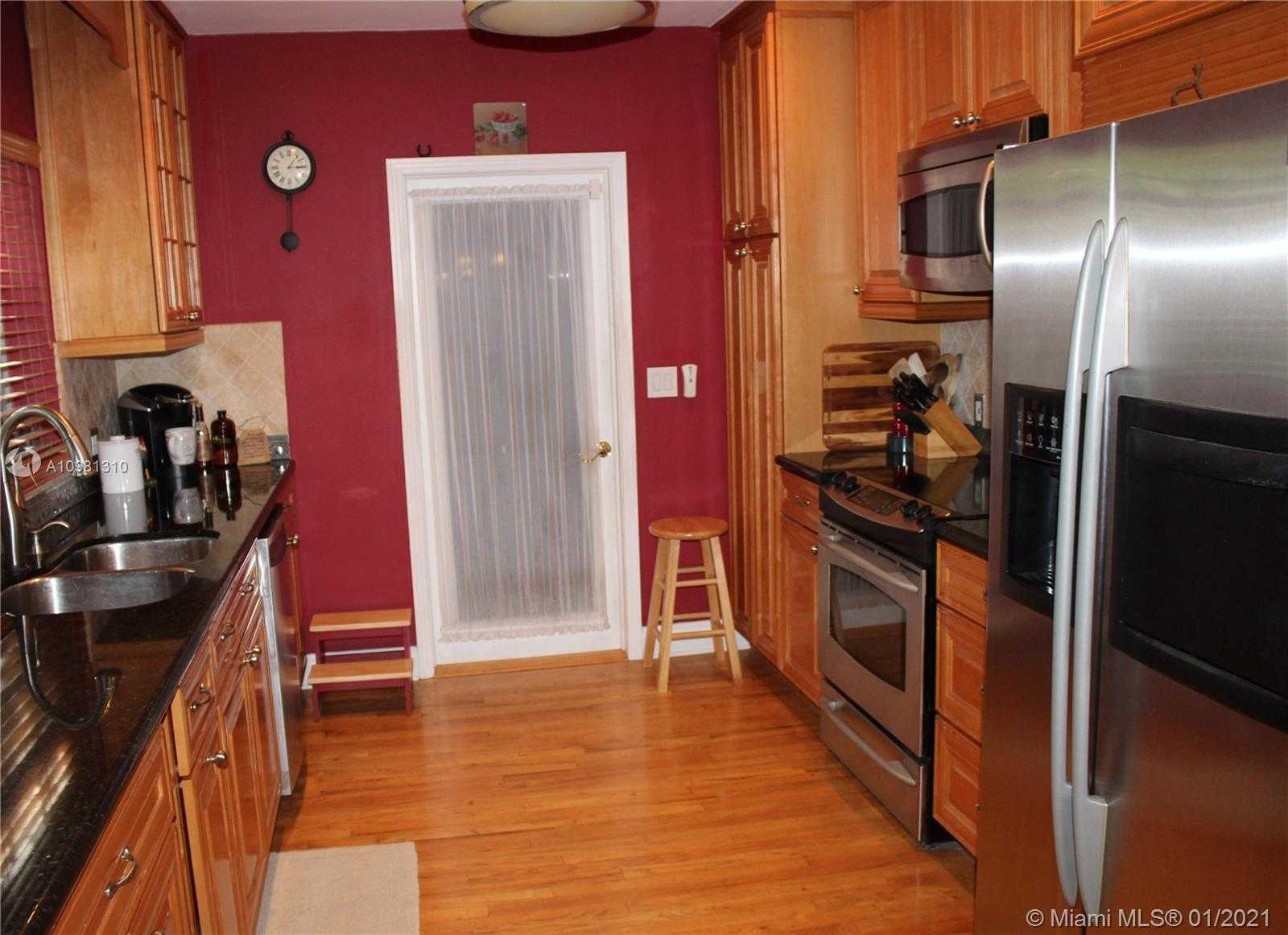 Small Image of 9550 NORTH WEST 1ST AVE, Miami Shores Number 5