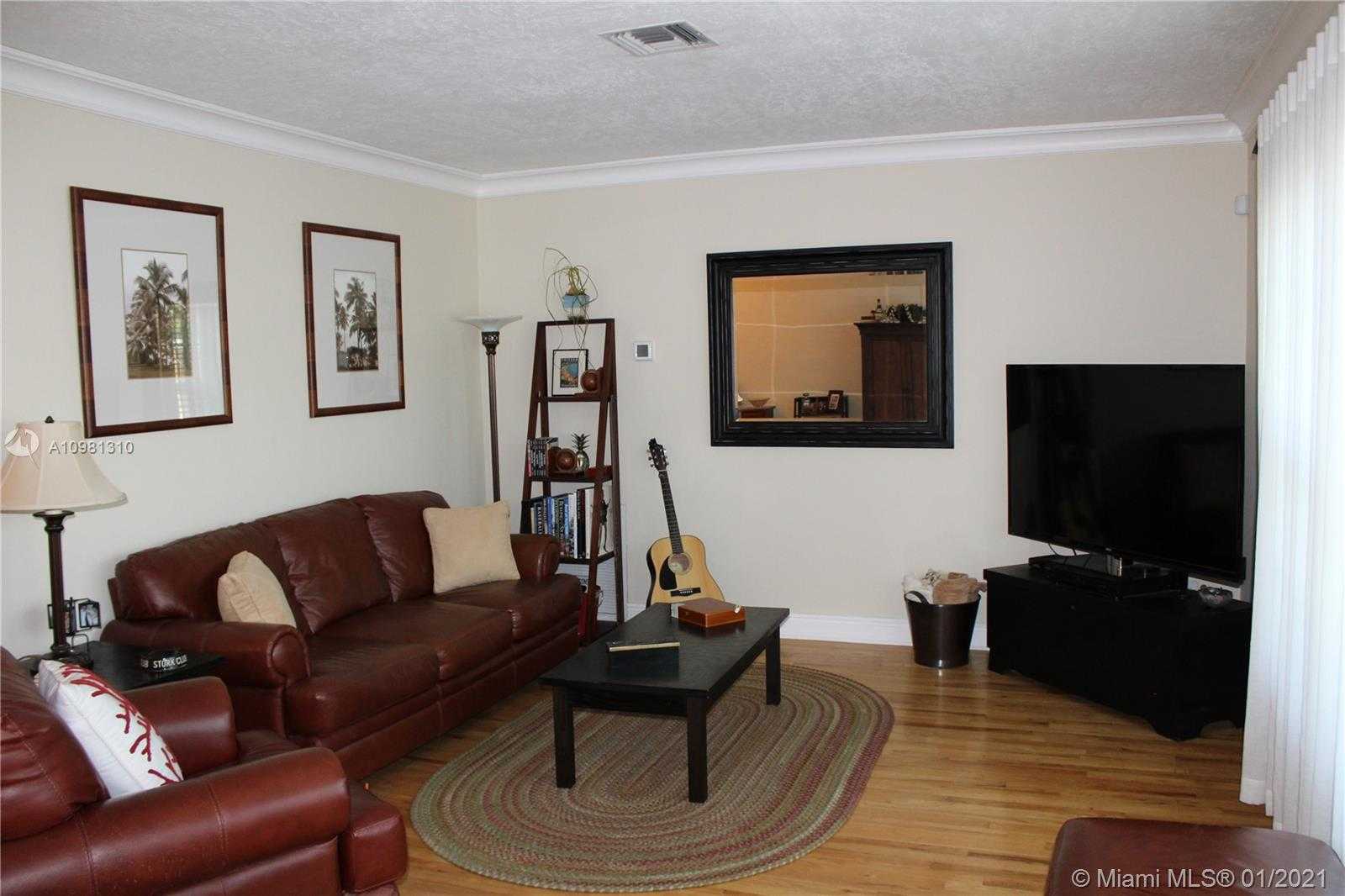 Small Image of 9550 NORTH WEST 1ST AVE, Miami Shores Number 7