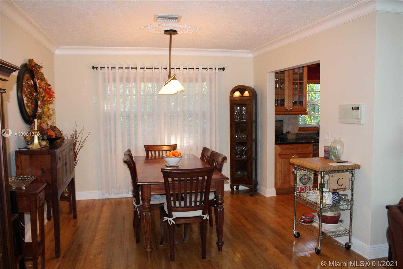 Small Image of 9550 NORTH WEST 1ST AVE, Miami Shores Number 8