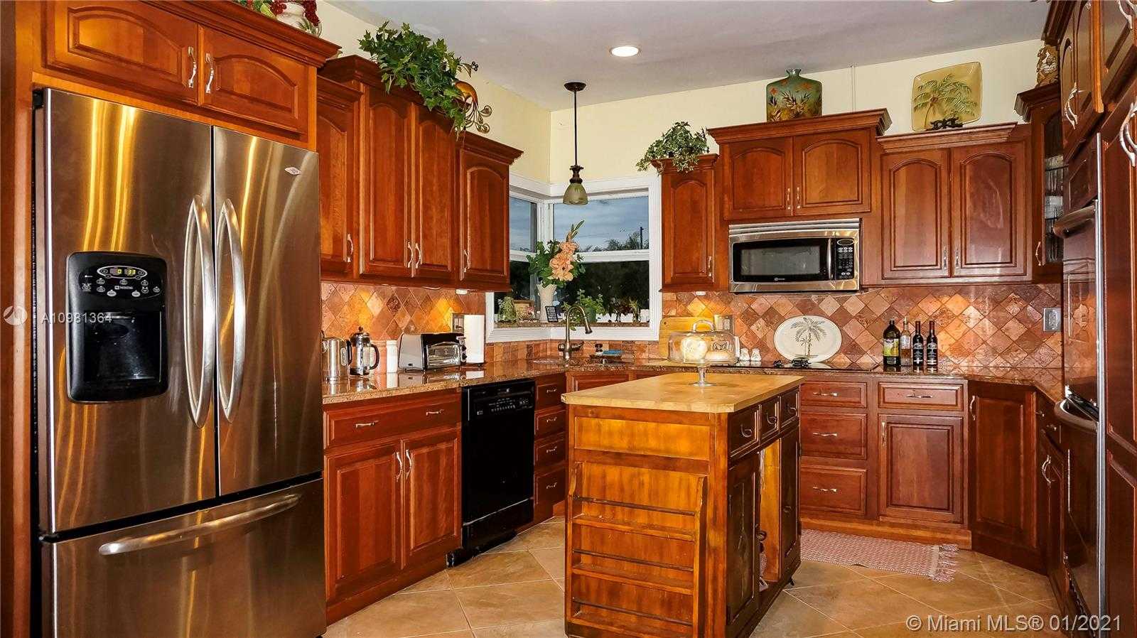 Small Image of 24280 SOUTH WEST 182 AVE, Homestead Number 13