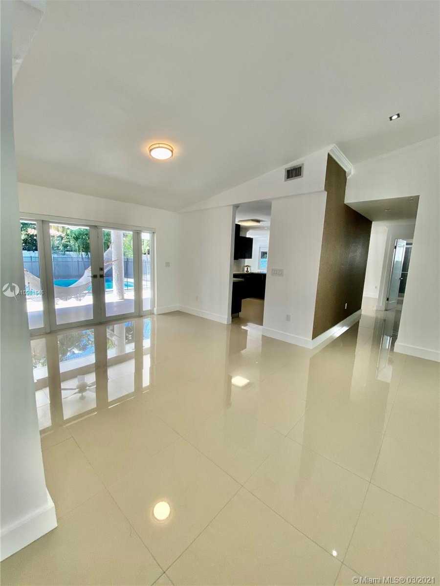 Small Image of 7916 NORTH WEST 162ND ST, Miami Lakes Number 10