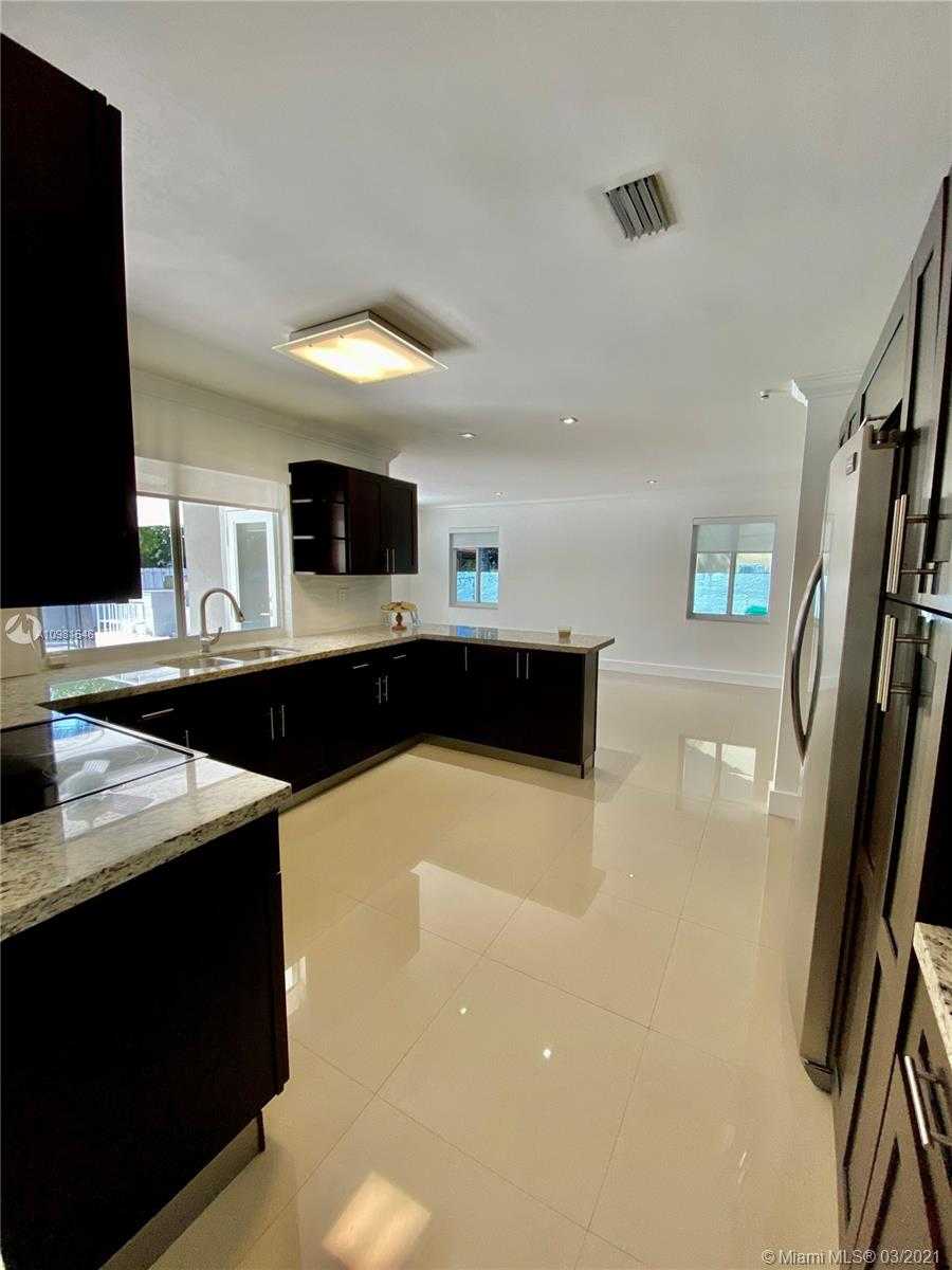 Small Image of 7916 NORTH WEST 162ND ST, Miami Lakes Number 11
