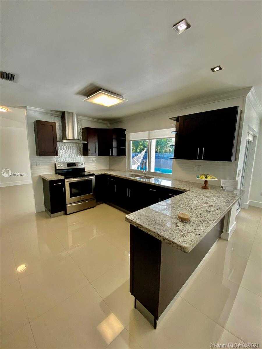 Small Image of 7916 NORTH WEST 162ND ST, Miami Lakes Number 13