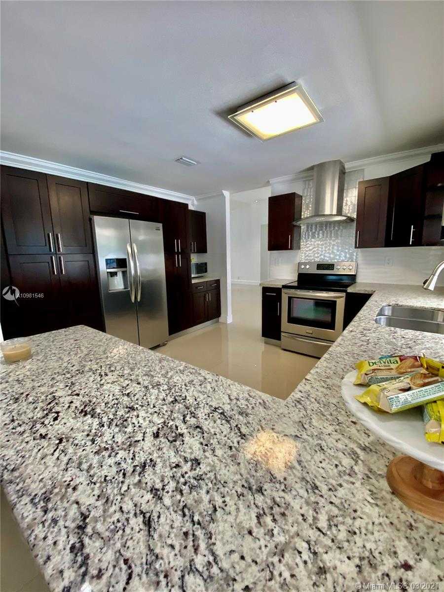 Small Image of 7916 NORTH WEST 162ND ST, Miami Lakes Number 14