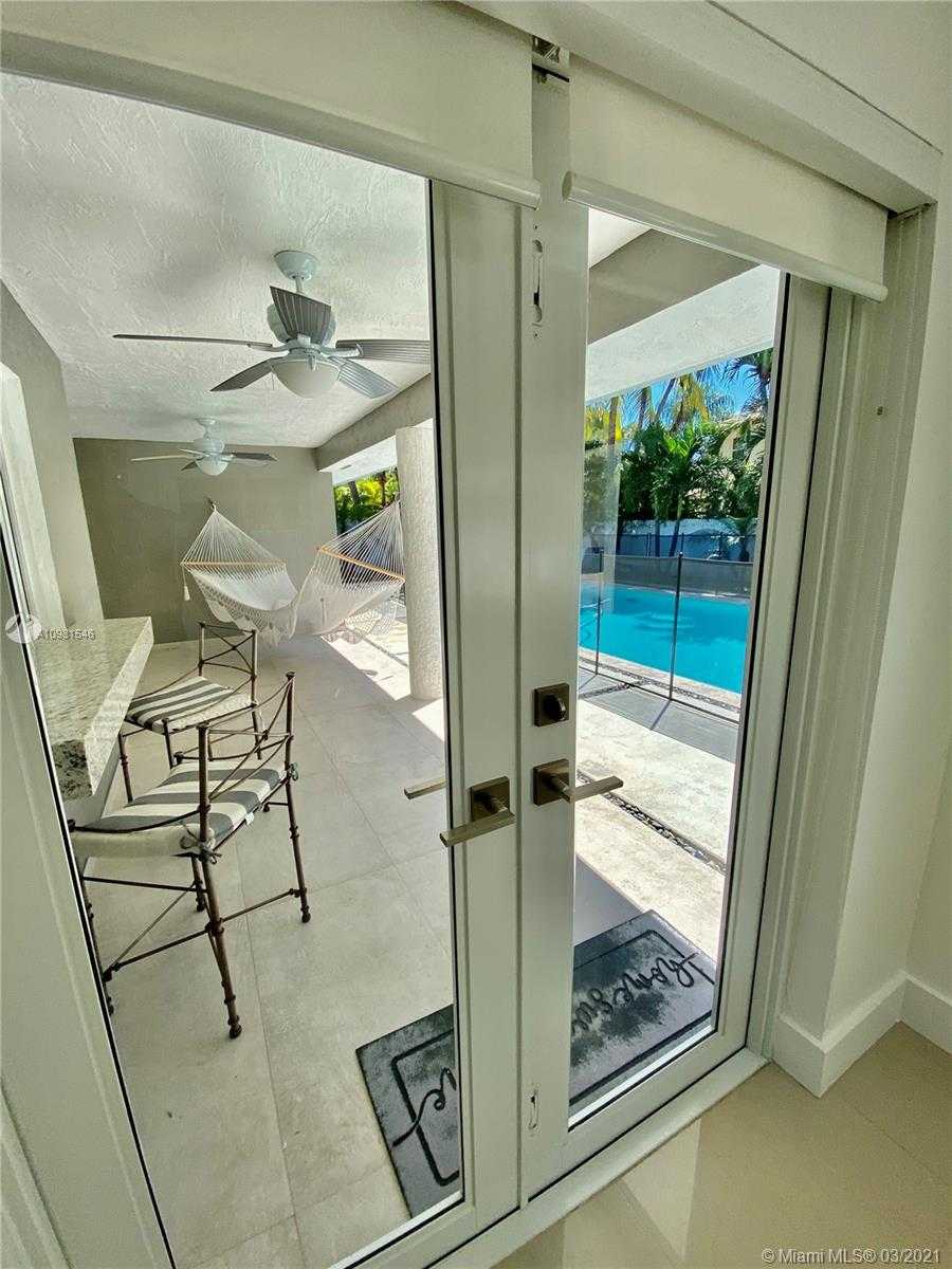 Small Image of 7916 NORTH WEST 162ND ST, Miami Lakes Number 16