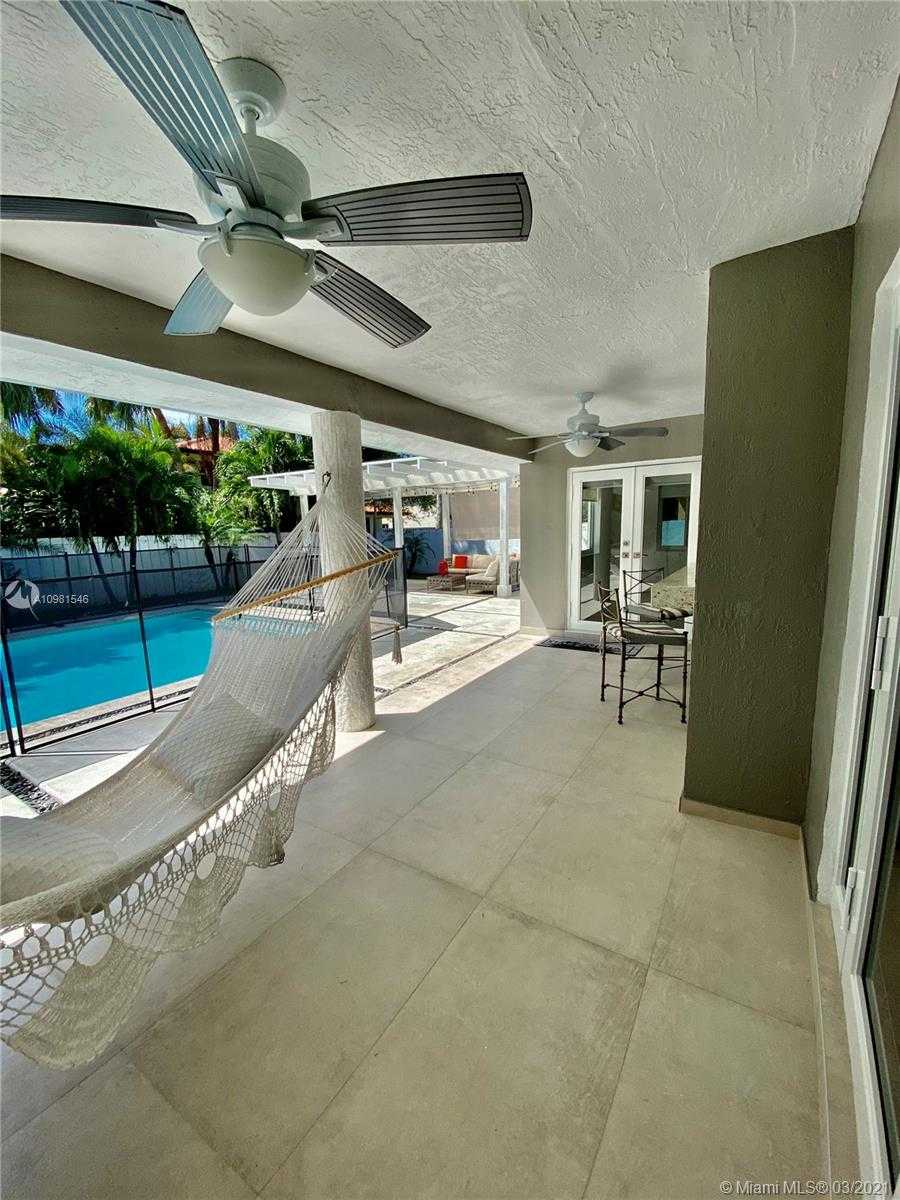 Small Image of 7916 NORTH WEST 162ND ST, Miami Lakes Number 17