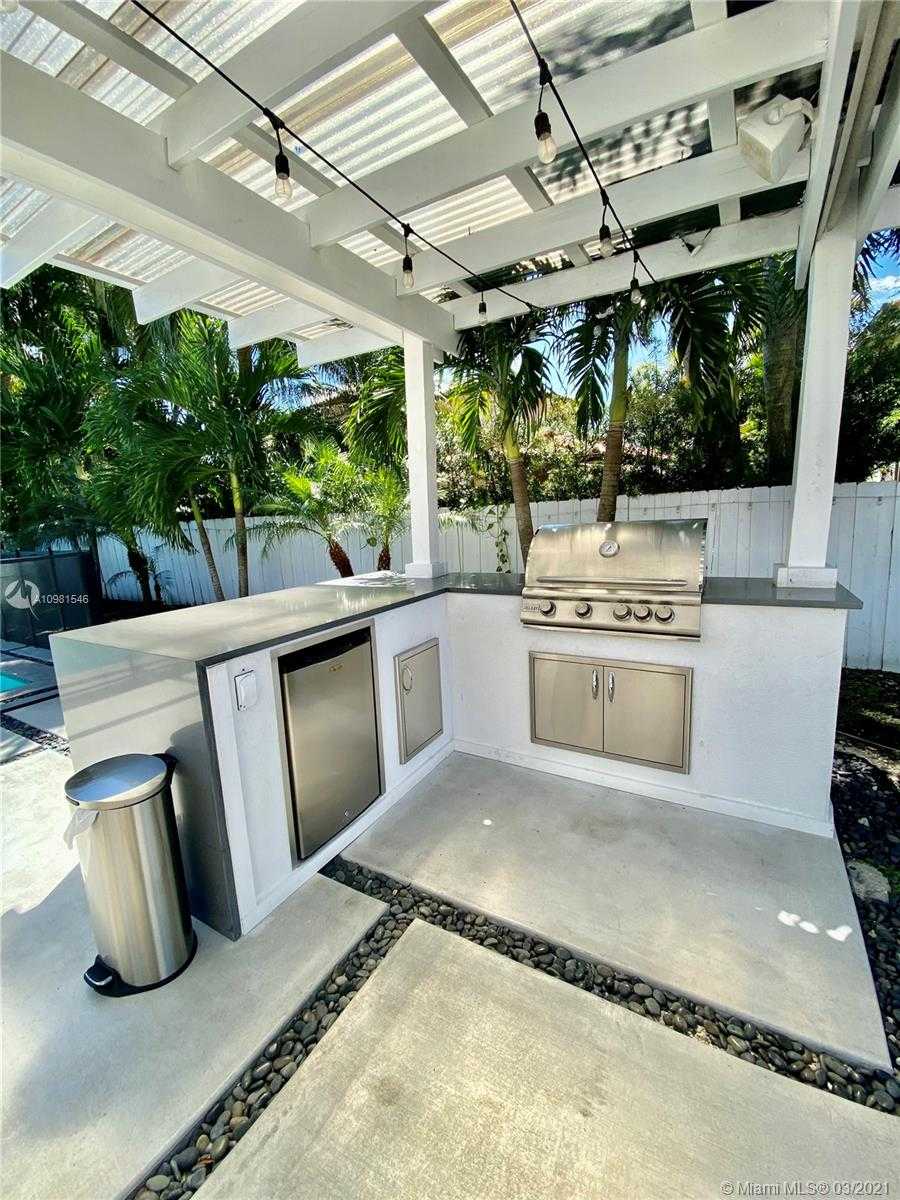 Small Image of 7916 NORTH WEST 162ND ST, Miami Lakes Number 23