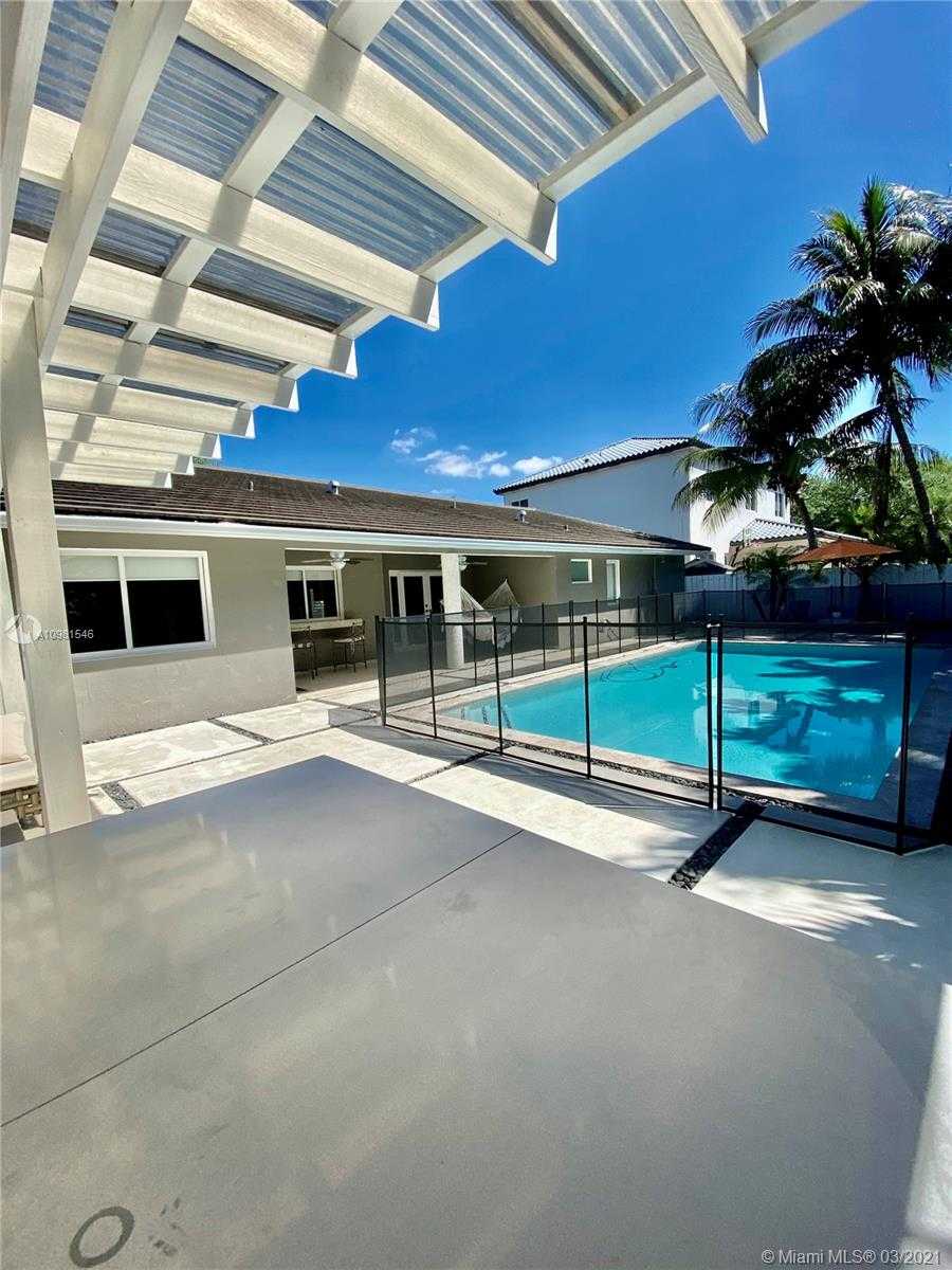 Small Image of 7916 NORTH WEST 162ND ST, Miami Lakes Number 24