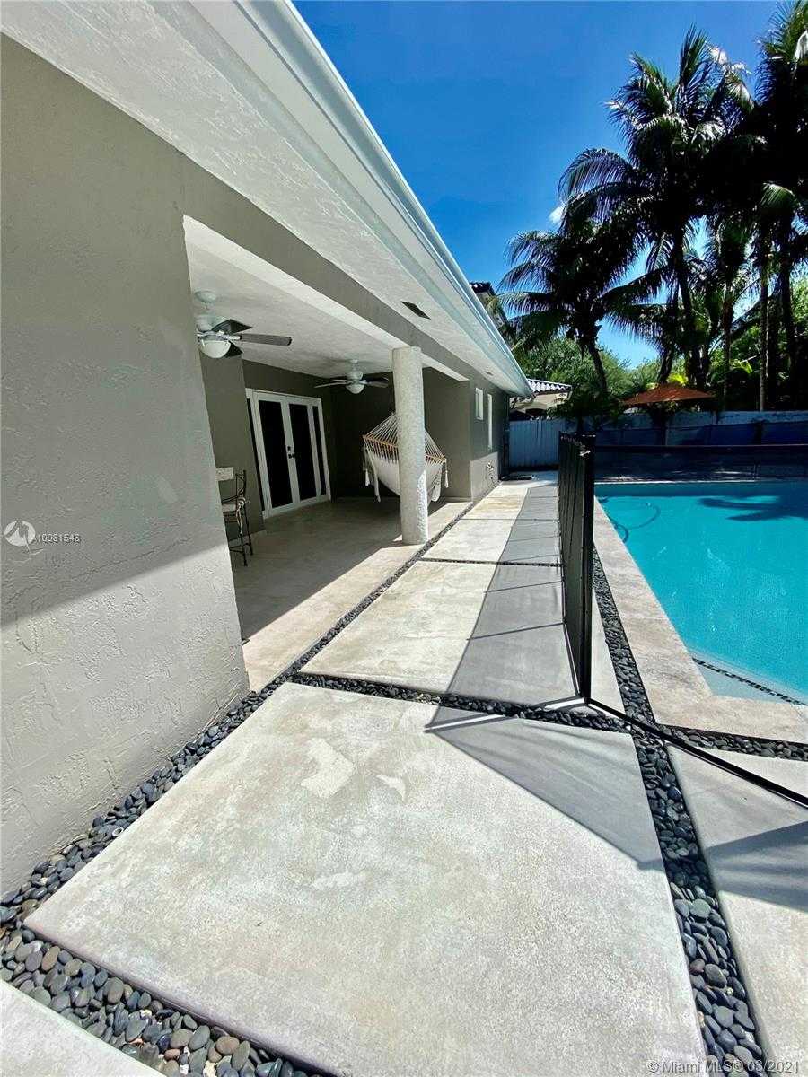 Small Image of 7916 NORTH WEST 162ND ST, Miami Lakes Number 26