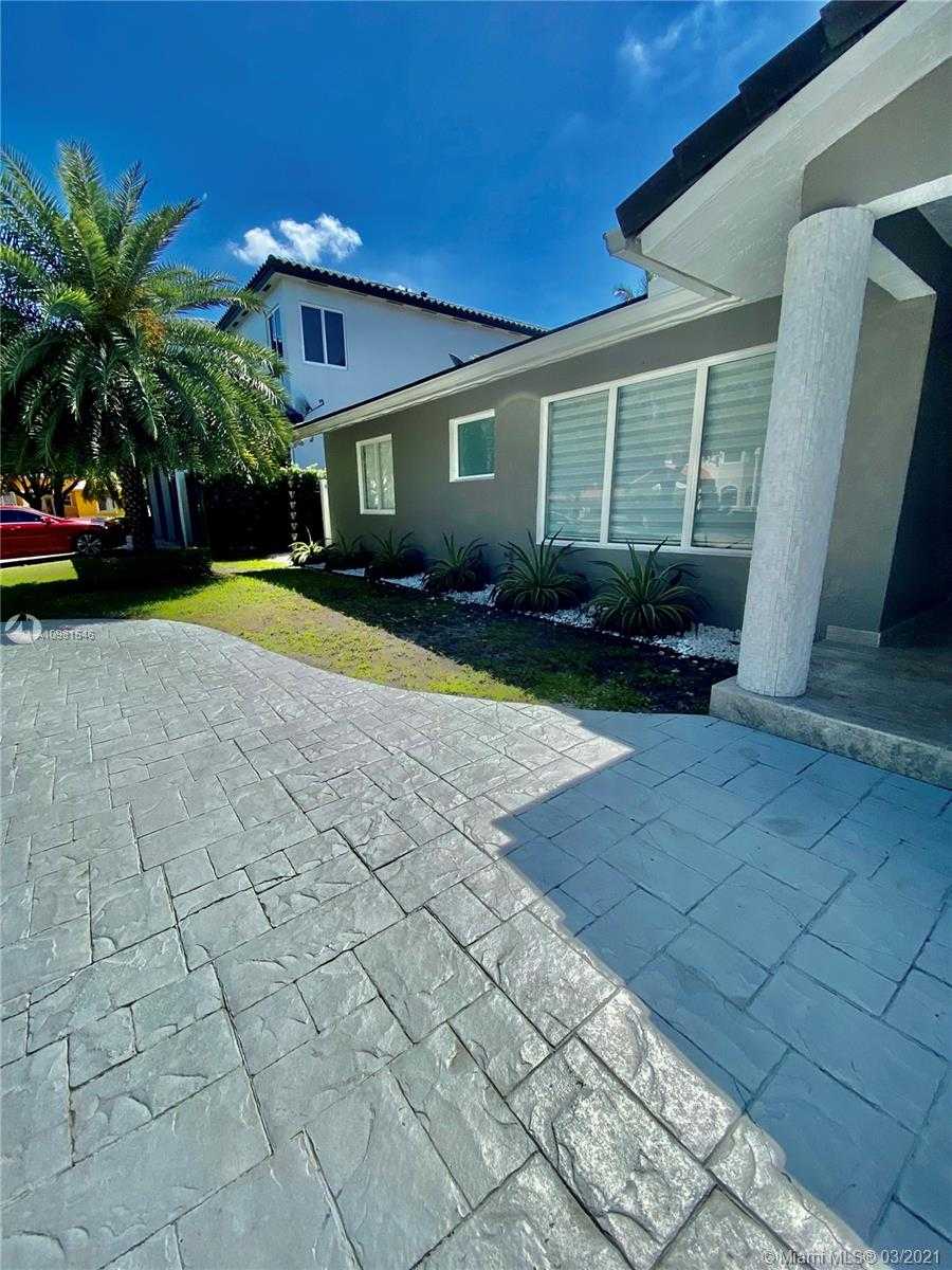 Small Image of 7916 NORTH WEST 162ND ST, Miami Lakes Number 6