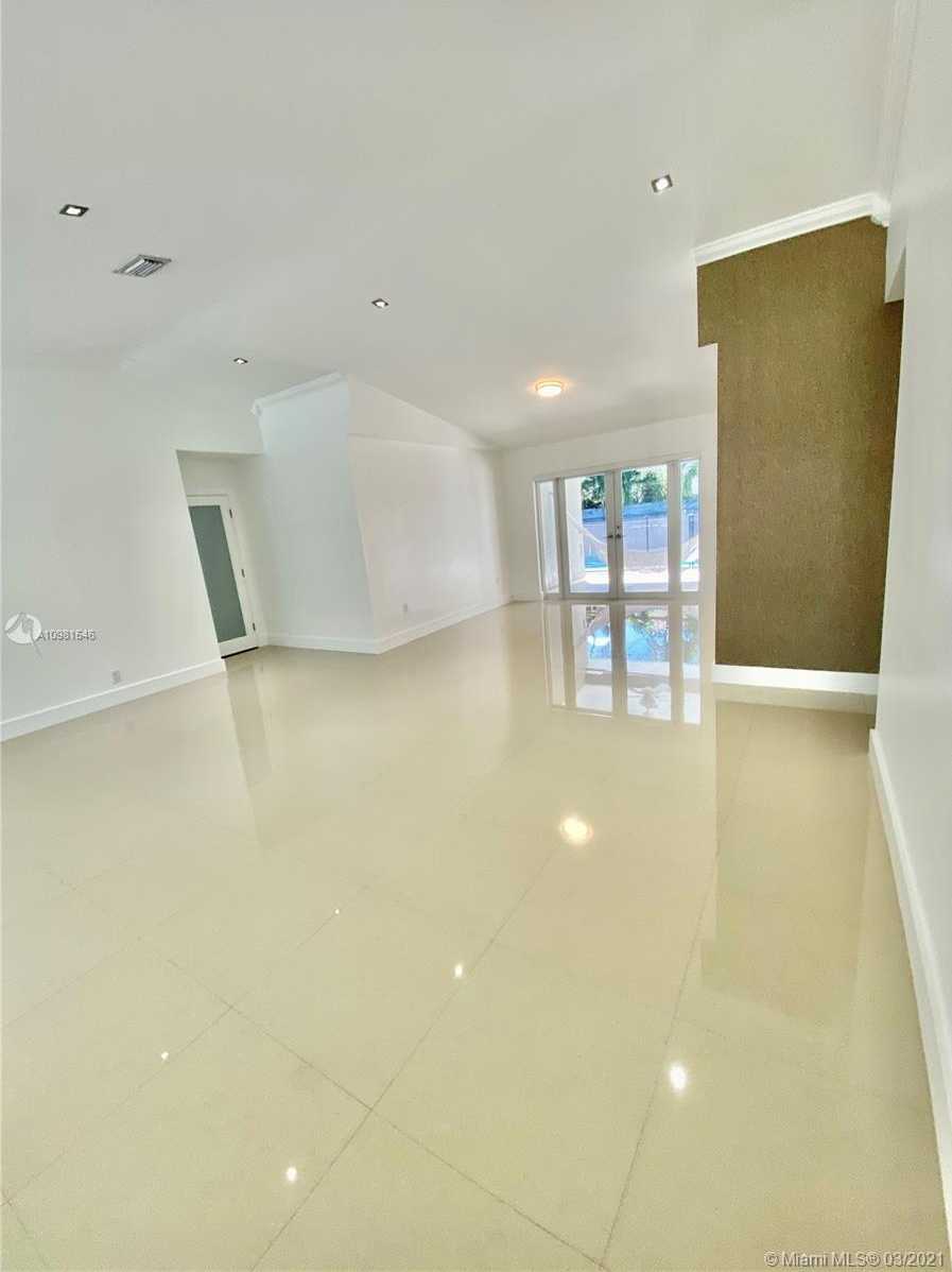 Small Image of 7916 NORTH WEST 162ND ST, Miami Lakes Number 8