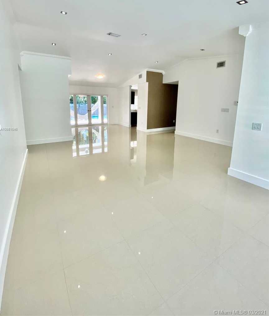 Small Image of 7916 NORTH WEST 162ND ST, Miami Lakes Number 9