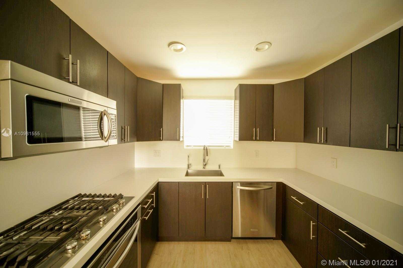Small Image of 4660 SOUTH WEST 13TH TER, Miami Number 11