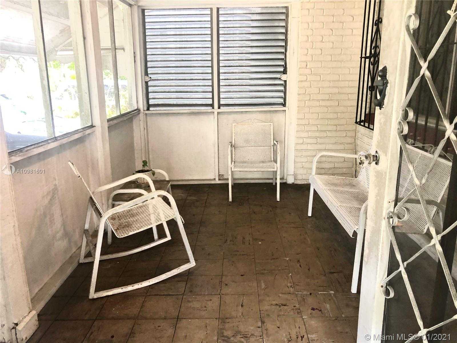 Small Image of 357 SOUTH WEST 18TH TER, Miami Number 11