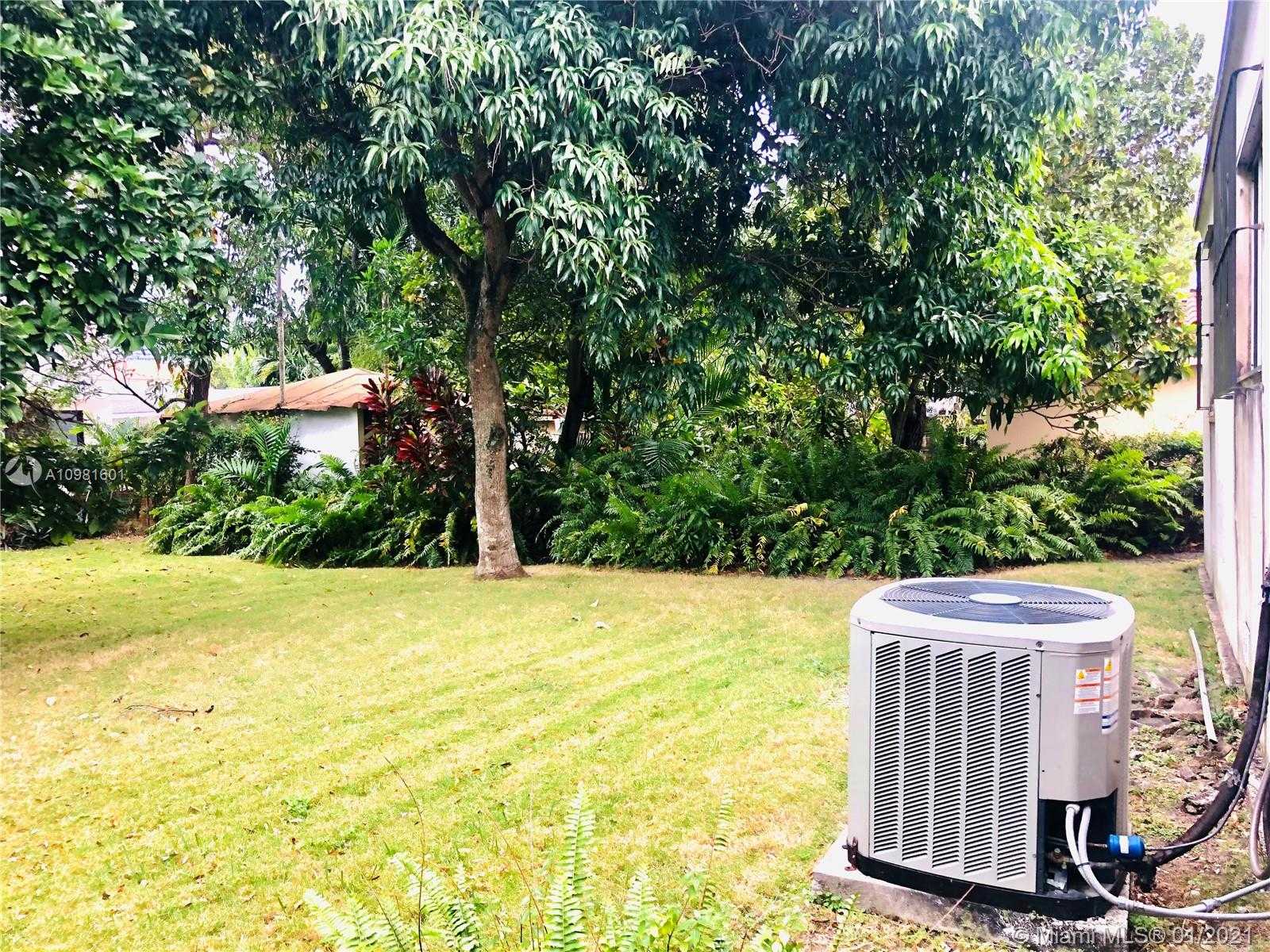 Small Image of 357 SOUTH WEST 18TH TER, Miami Number 5